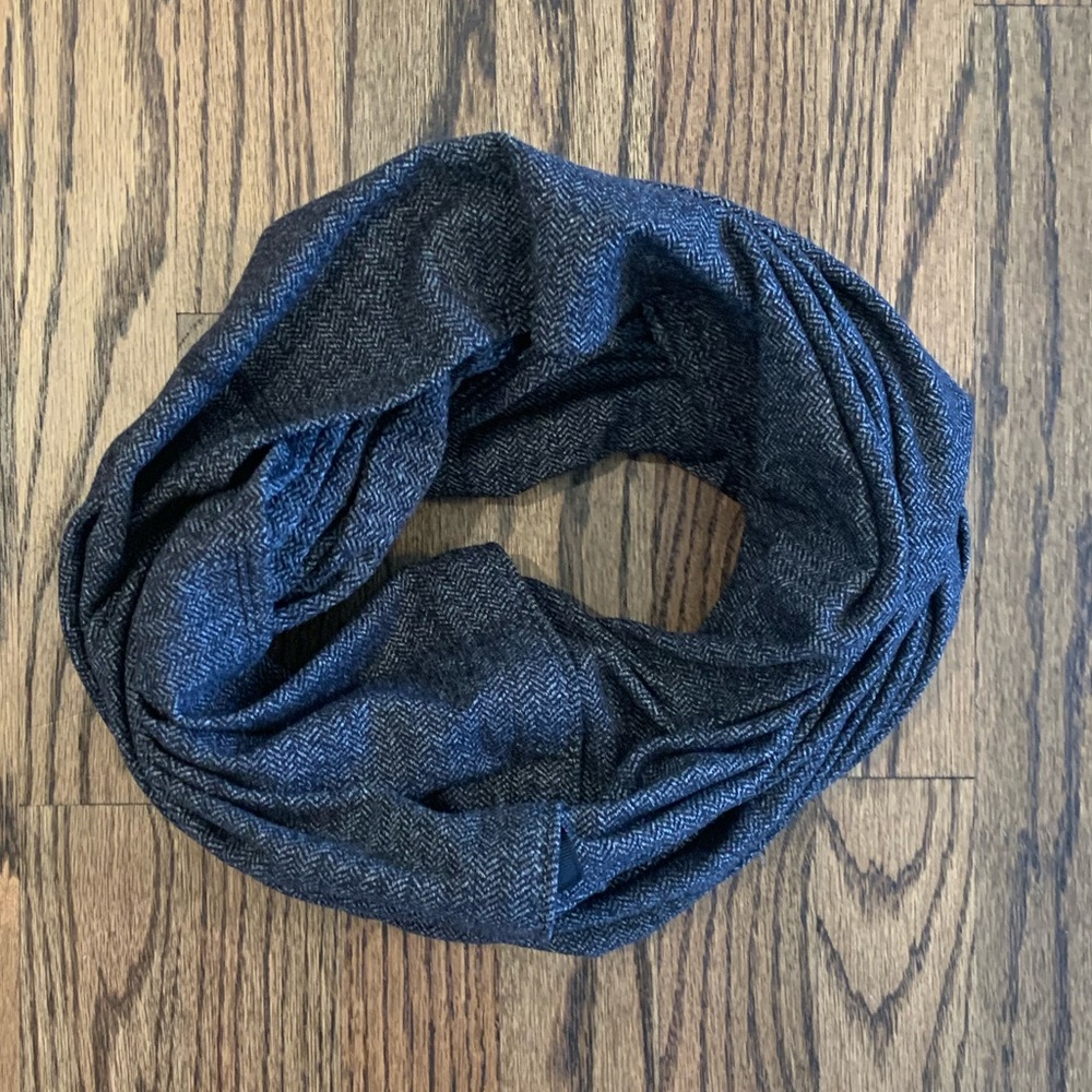 Lululemon Vinyasa Scarf